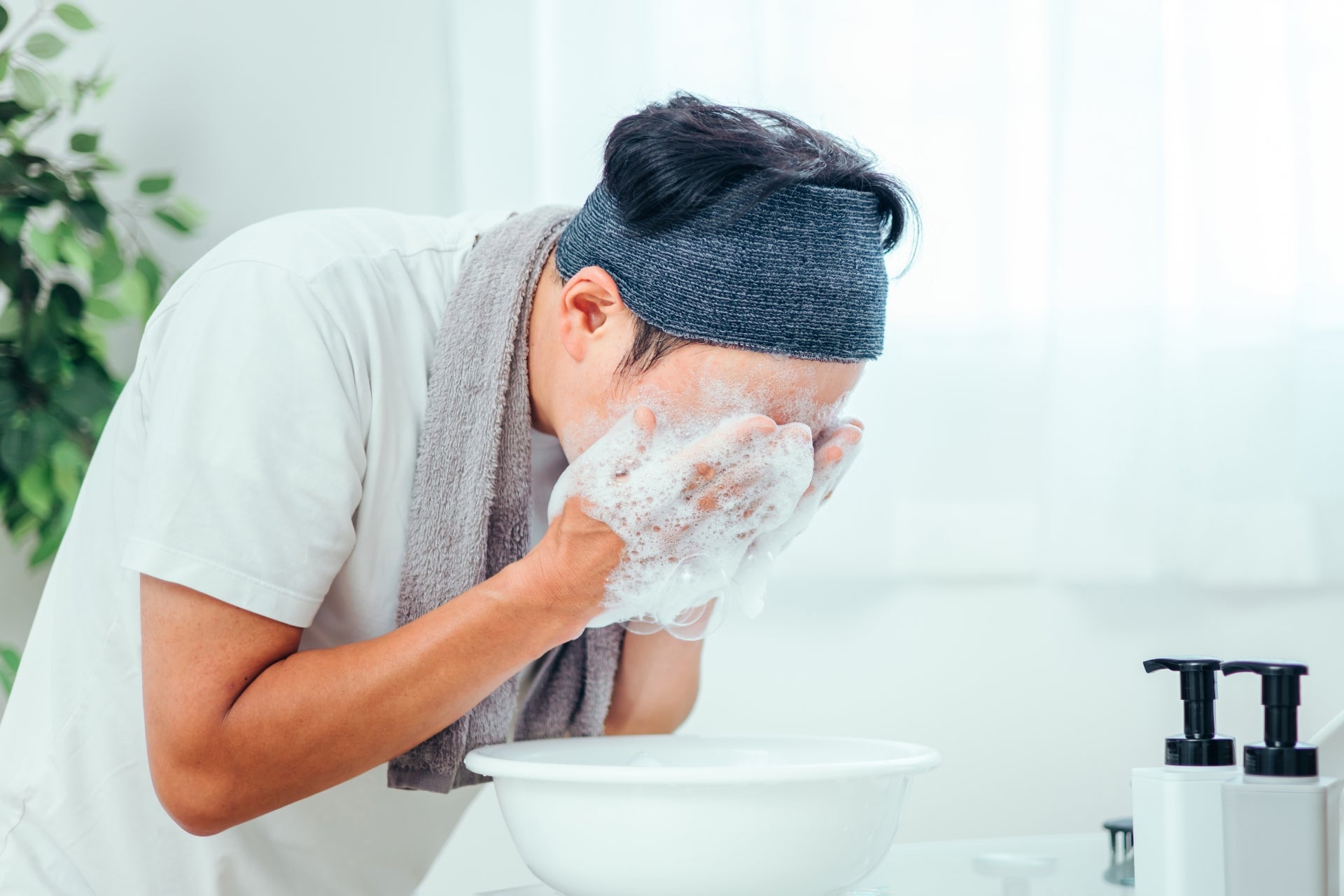メンズの洗顔はいつやるのがベスト?